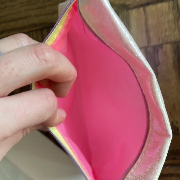 Lot of five make up bags! - Picture 10 of 15